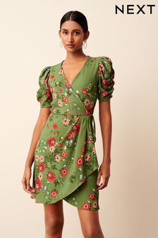 Green Ditsy Floral Short Sleeve V-Neck Wrap Mini Dress (D23227) | £28
