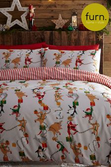 furn. White Santa's Workshop Reversible Duvet Cover and Pillowcase Set