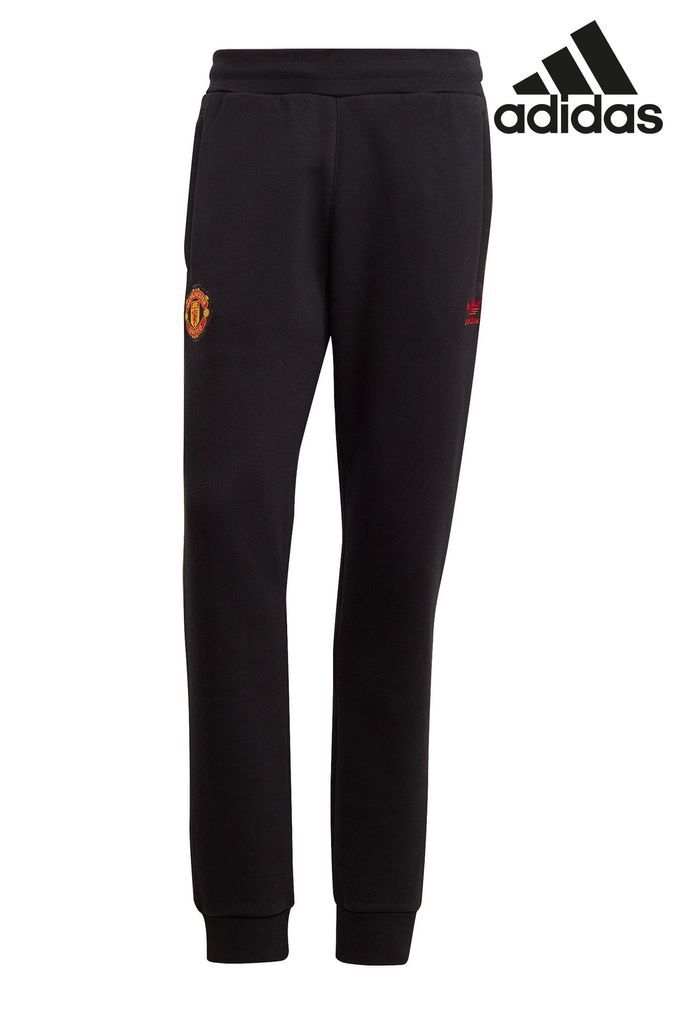 Man utd joggers 2025