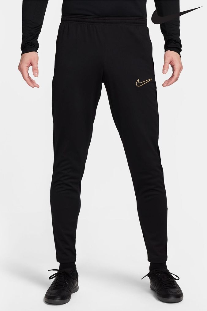 Nike roshe with joggers best sale