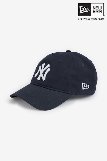 New Era® New York Yankees Essential Navy 9TWENTY Adjustable Cap (150072) | £23
