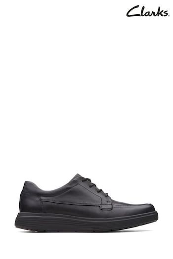 Clarks Black Leather Un Abode Ease Shoes garnered (1682Y4) | £100