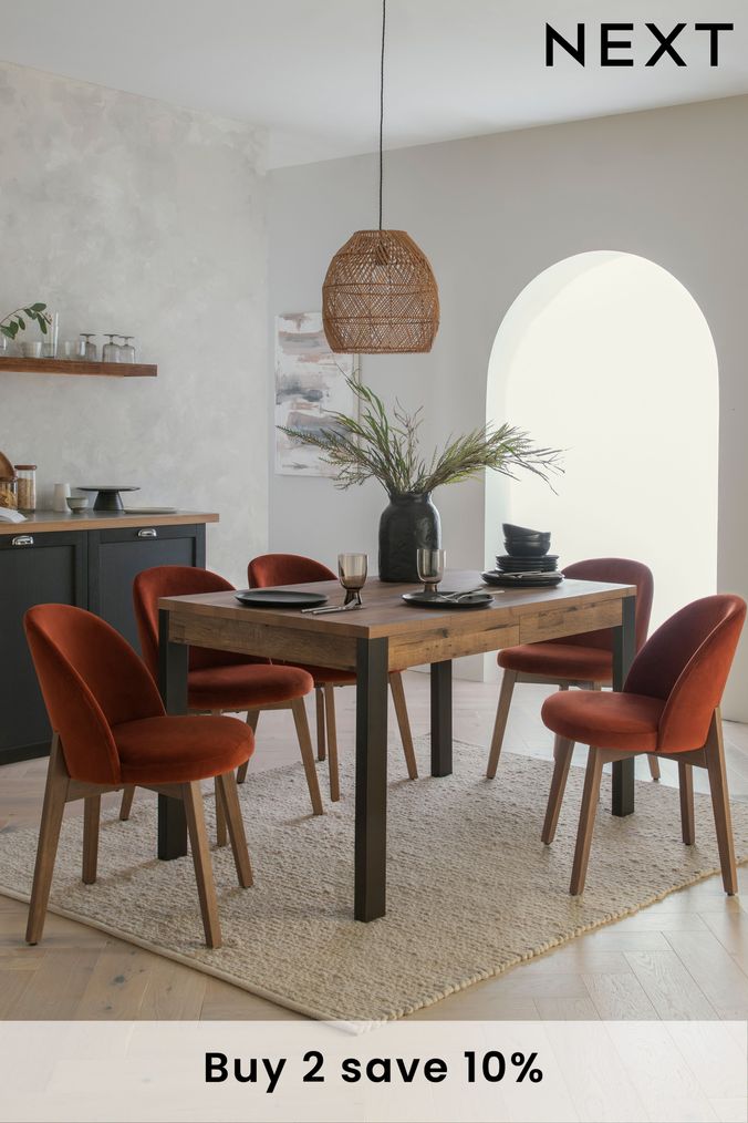 Next round shop table and chairs
