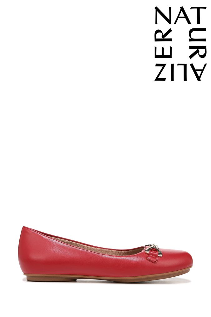 Naturalizer red 2025 flat shoes