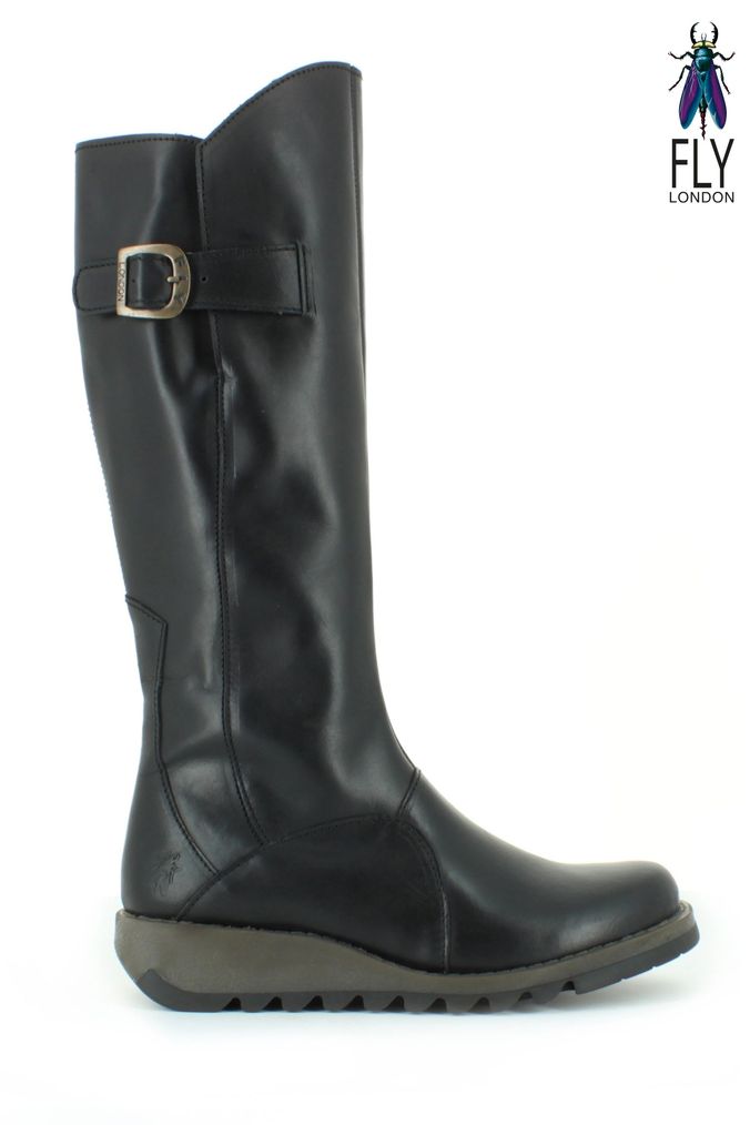 Ladies fly boots size 6 top