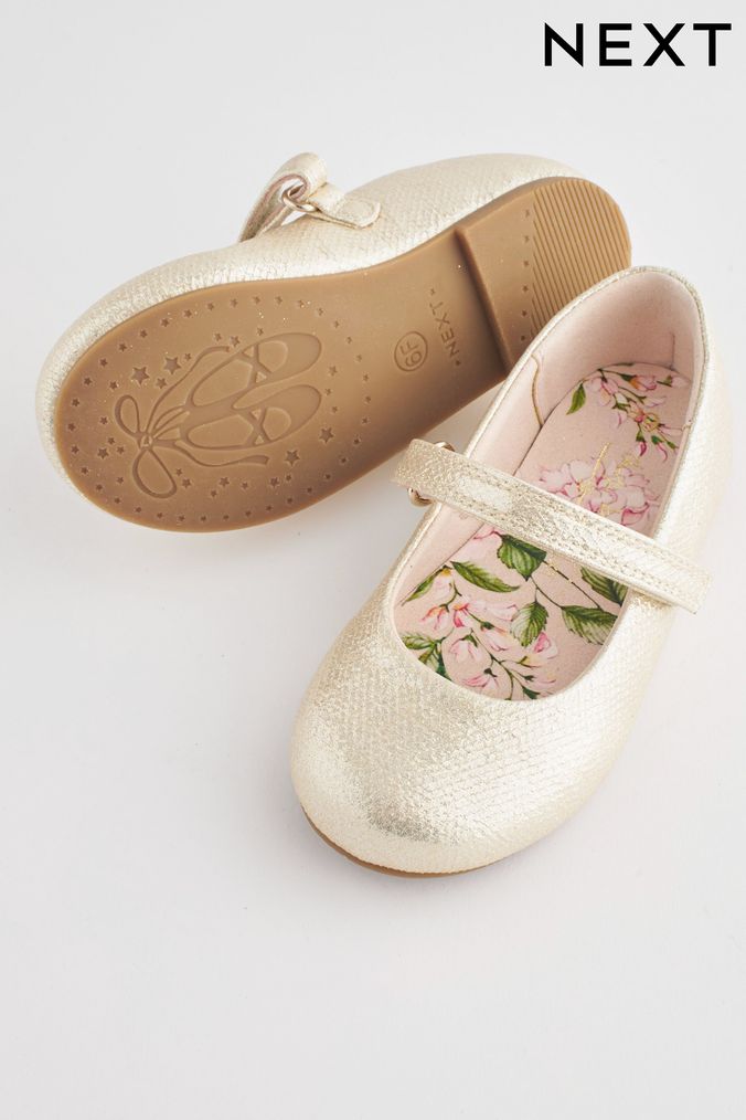 Newborn girl gold shoes deals