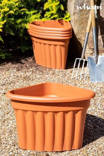 Vista Set of 5 Brown 40cm Plastic Corner Planters (260683) | £30