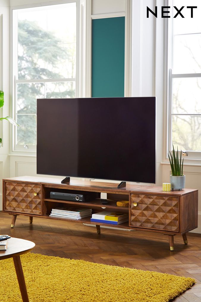 Extra long entertainment shop center