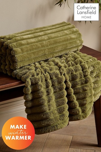 Catherine Lansfield Green Soft and Cosy Ribbed Faux Fur Throw (381785) | £25