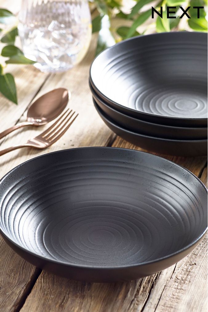 Black plates hotsell and bowls