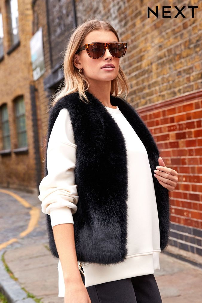 Black fur outlet gilet womens