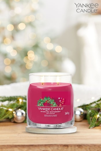 Yankee Candle Red Signature Medium Jar Sparkling Winterberry Scented Candle (535666) | £25