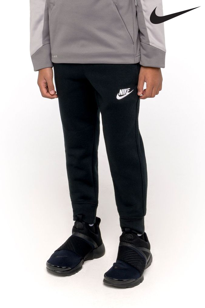 Junior boys hotsell nike joggers