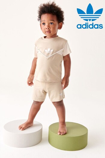adidas Originals Infant Adicolor T-Shirt and Shorts Set (587171) | £30