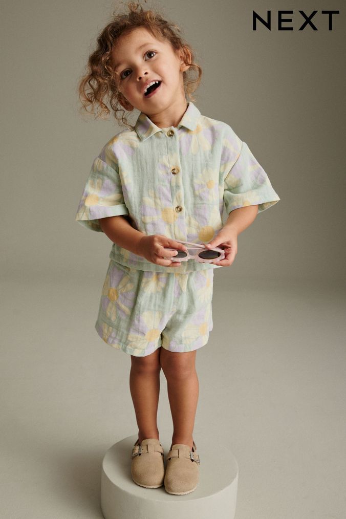 Green outfits for sales girls