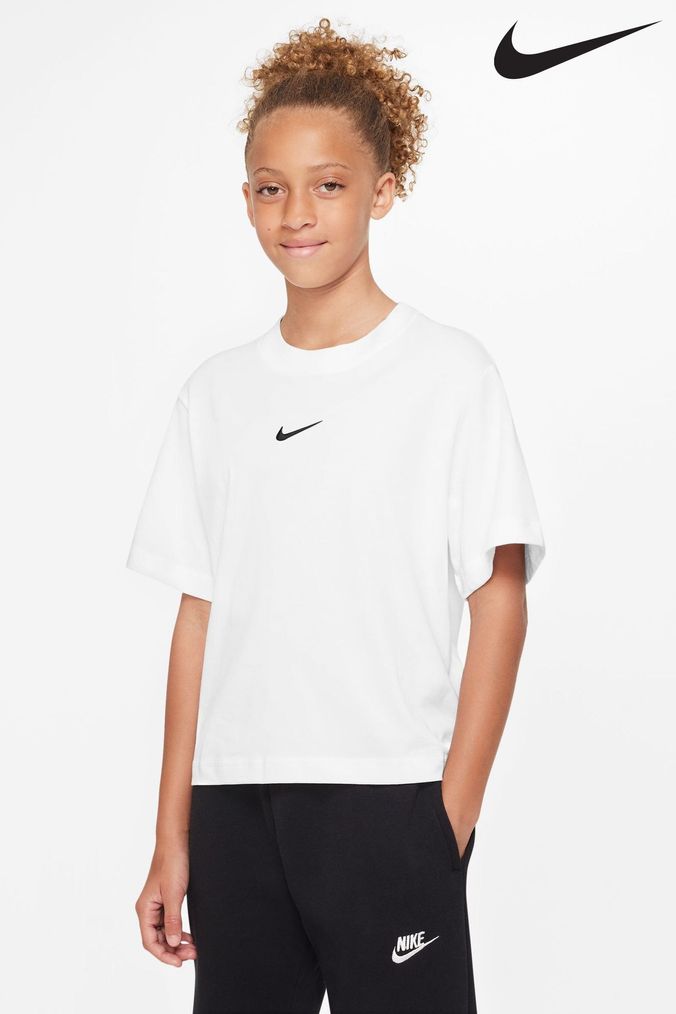 Nike white 2024 tops womens