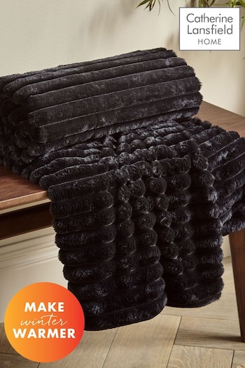 Catherine Lansfield Black Soft and Cosy Ribbed Faux Fur Throw (649063) | £25