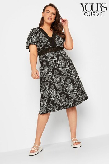 Yours Curve Black V-Neck Lace Detail Dress (672421) | £33