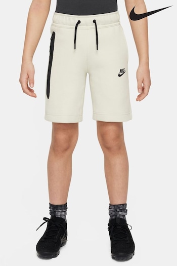 Nike Cream Tech Fleece Shorts Schwarz (674738) | £60