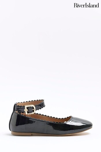 River Island Black Girls Patent Scallop Shoes (762575) | £22