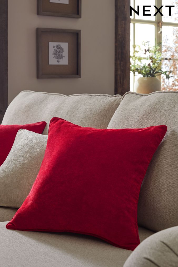 Plain red cushions 2025