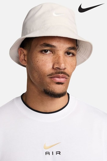 Nike toddlers White Apex Swoosh Bucket Hat (804129) | £25