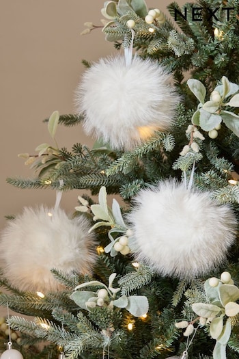 Set of 3 White Faux Fur Baubles (935555) | £0