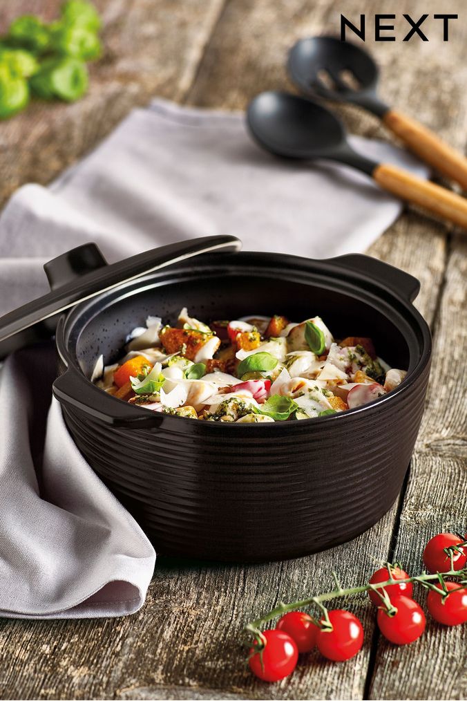 Black casserole dish hot sale