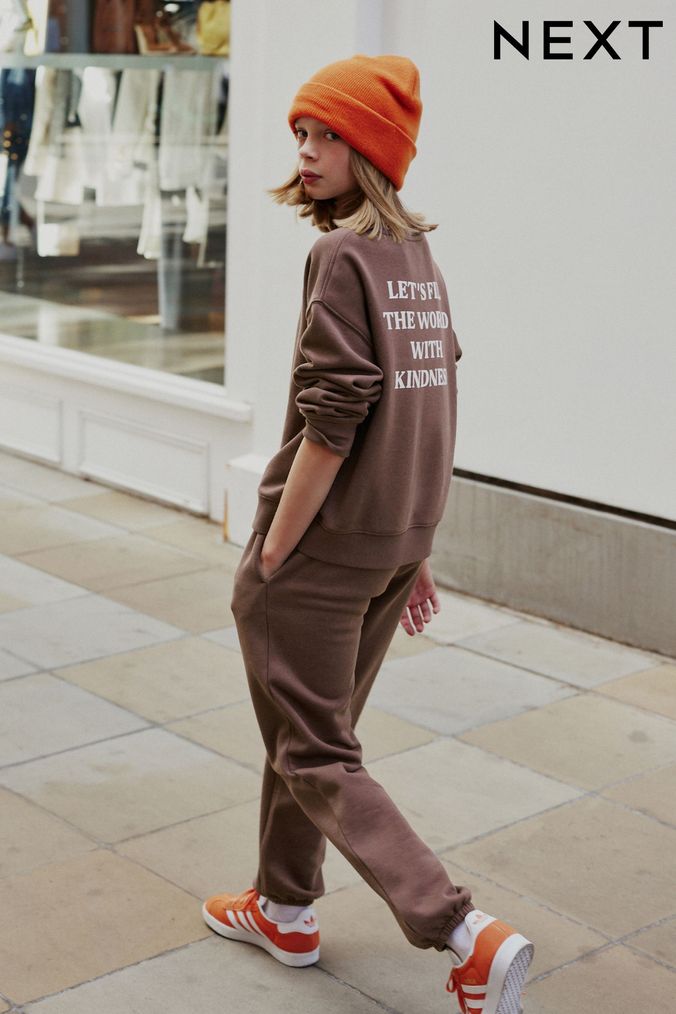 Hoodie girl outfits online