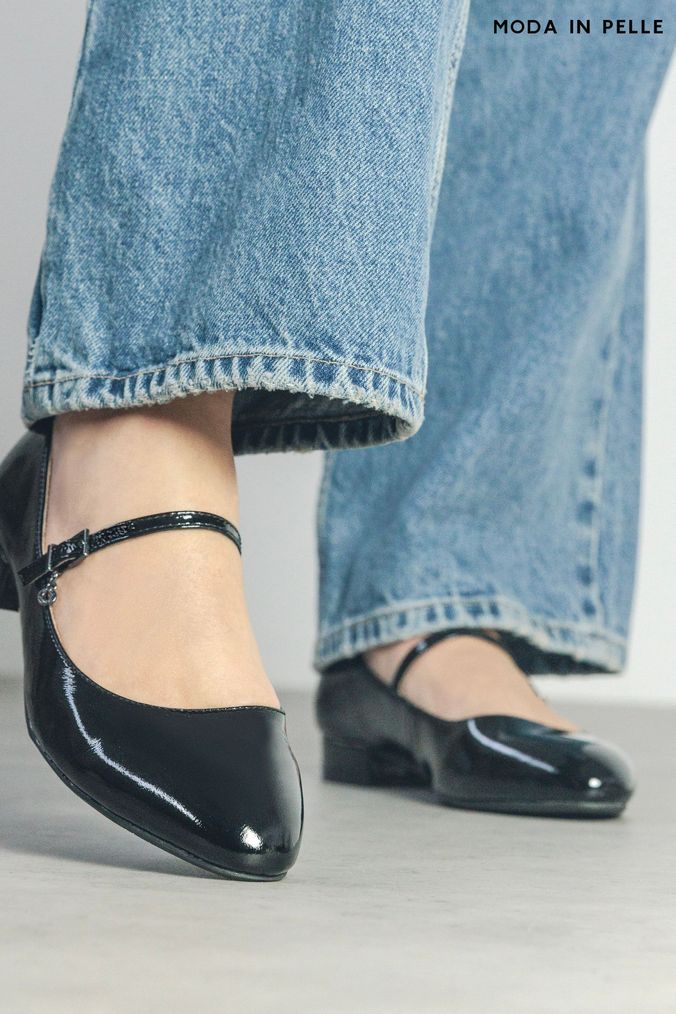 Moda in pelle flat shoes on sale