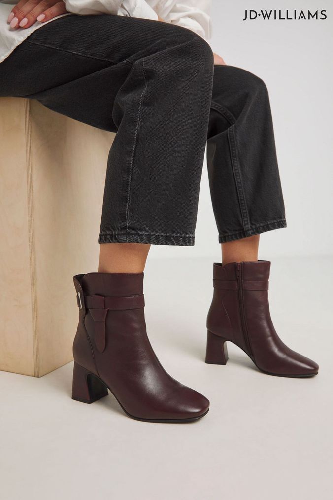 Shoes SKECHERS Go Walk 5 15901 BKW Black White Buy Women s Cuir boots Blouses JD Williams Workwear Online OnlinenevadaShops