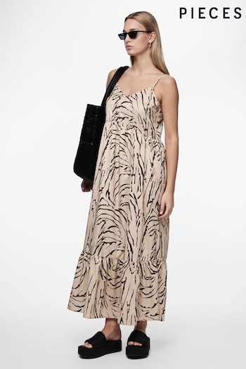 PIECES floral-print Tierred Maxi Dress (B00453) | £36