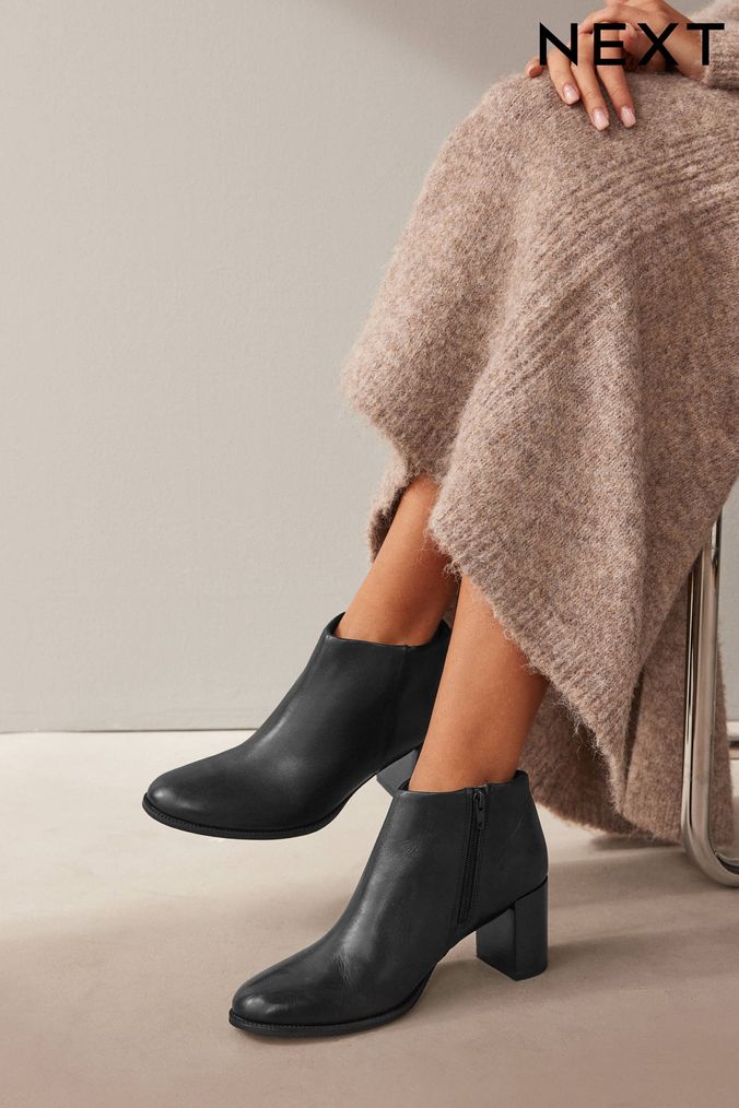 Shoe boots next shop