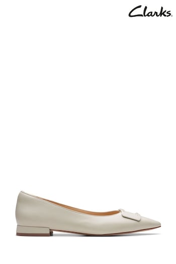 Clarks Cream Leather Sensa15 Lux Sleeve Shoes (B37344) | £80