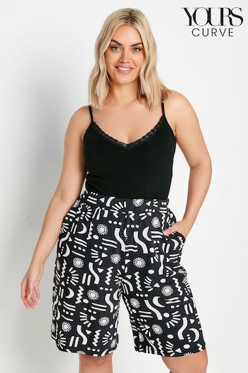 Yours Curve Black Abstract Print Jersey Pull On Shorts (B51307) | £22