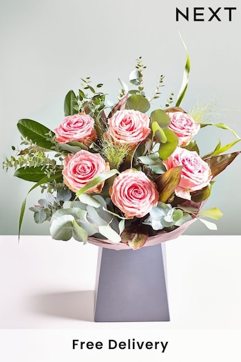 Pink Luxury Rose Fresh Flower Bouquet in Gift Bag (B53877) | £38