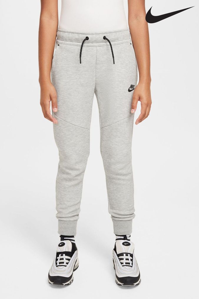 Nike joggers for boys sales