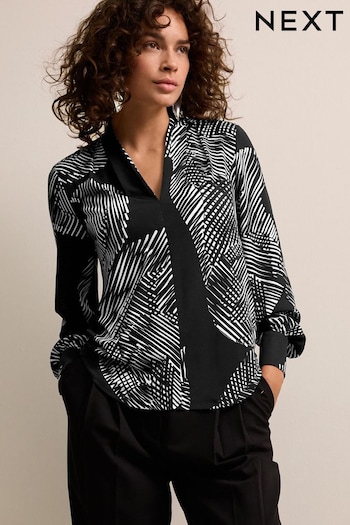 Mono Print Long Sleeve V-Neck Blouse (B68449) | £34