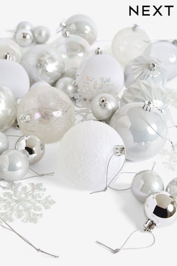 50 Pack White Christmas Baubles (C21121) | £15