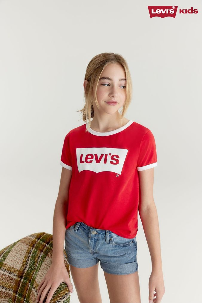 Girls levi shorts discount