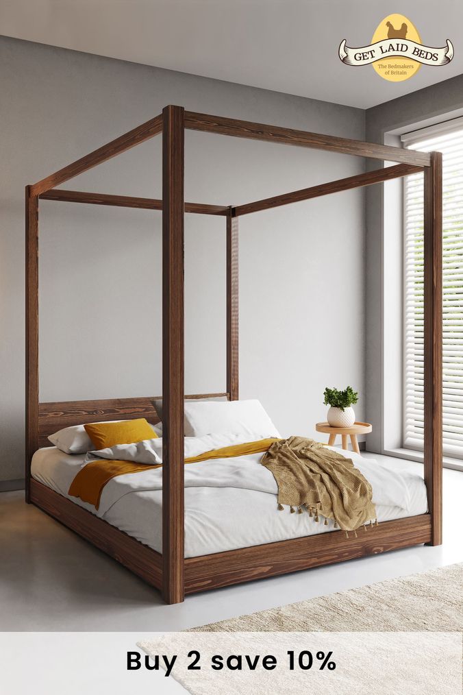 Low outlet poster bed