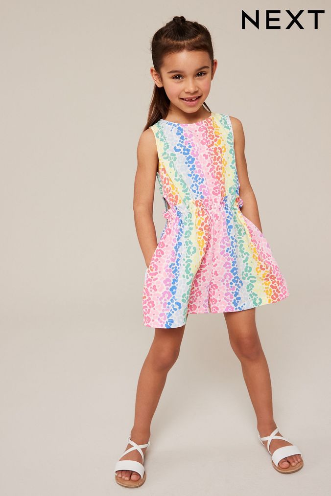 11 year old girl deals clothes