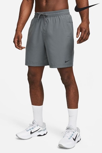 Nike maniche Grey Dri-FIT Form 7 inch Unlined Training Shorts (C92444) | £38