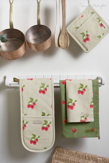 Sophie Allport Green Bunches Strawberries Double Oven Glove (C96883) | £24