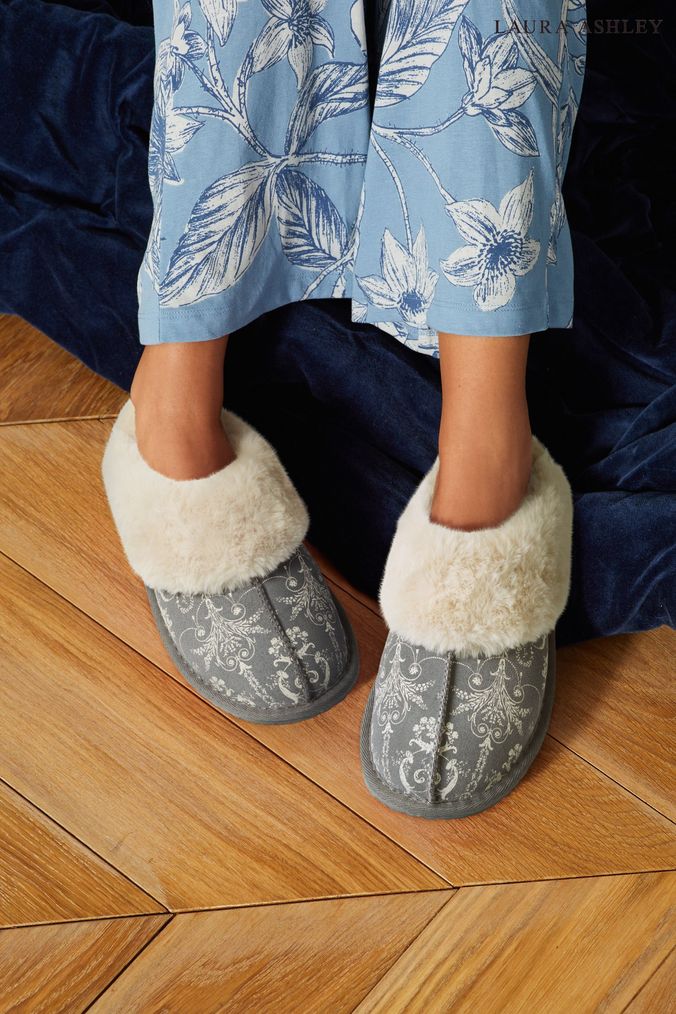 Laura discount ashley slippers