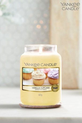 Yankee Candle Cream Large Jar Cupcake Candle (D01217) | £30