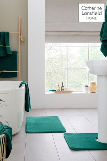 Catherine Lansfield Set of 2 Green Anti-Bacterial Cotton Towels (D01999) | £30