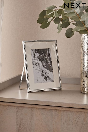 Silver Metal Picture Frame (D14368) | £10 - £14