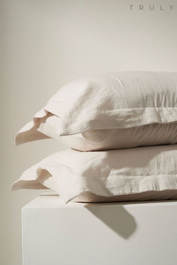 Truly Grey Linen Oxford Pillow Cases (D16569) | £75