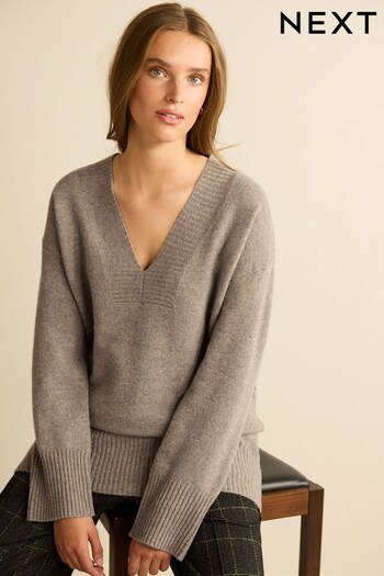 Mole Brown Premium 100% Wool Longline V-Neck Jumper (D17496) | £68